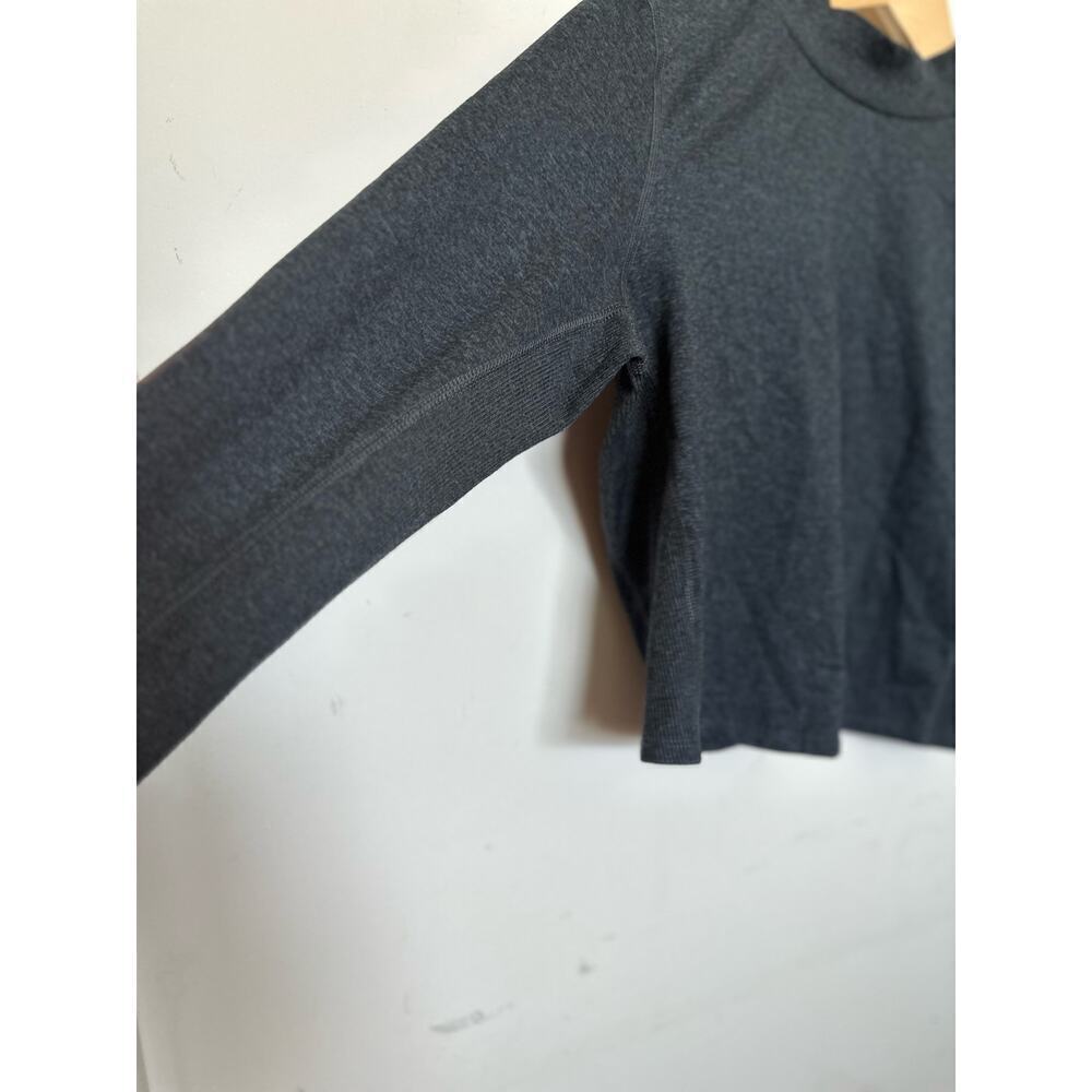 Womens Medium Old Navy CozeCore Go-Dry Long-Sleeve Cropped Gray Top - Picture 4 of 9